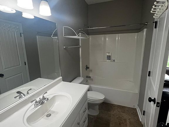 5th image of 406 20th St E