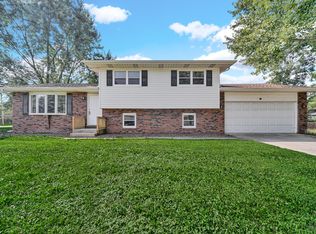 1525 W 74th Pl, Merrillville, IN 46410