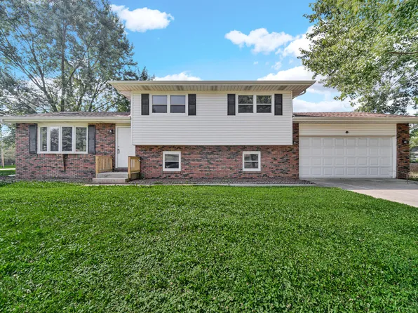 1525 W 74th Pl, Merrillville, IN 46410