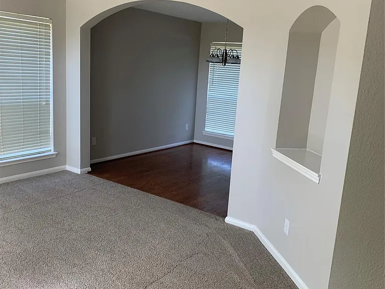1606 Misty Fawn Ln — Photo 3