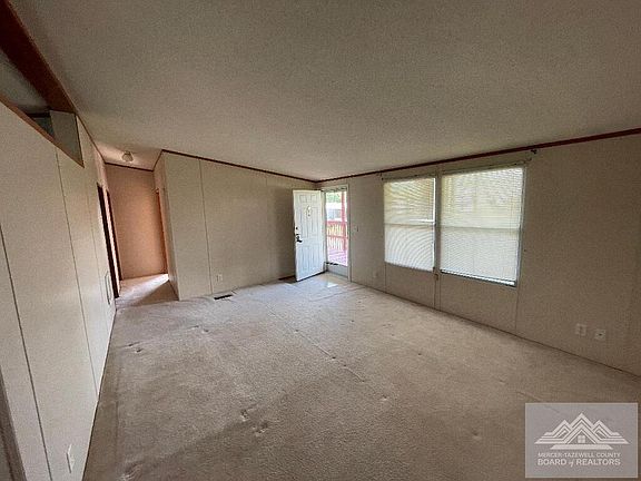 4th image of 151 Nice St