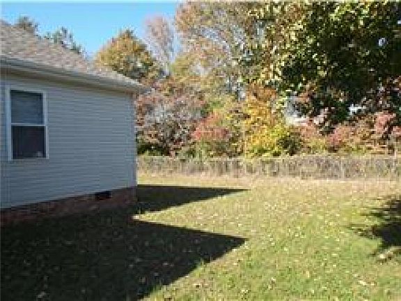 3rd image of 425 Cyprus Ct