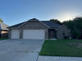 1416 Peach Tree Ln, Norman, OK 73071