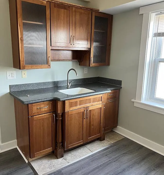 4102 Eastern Ave #6
