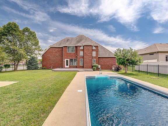 2nd image of 2846 Bluebell Ct W