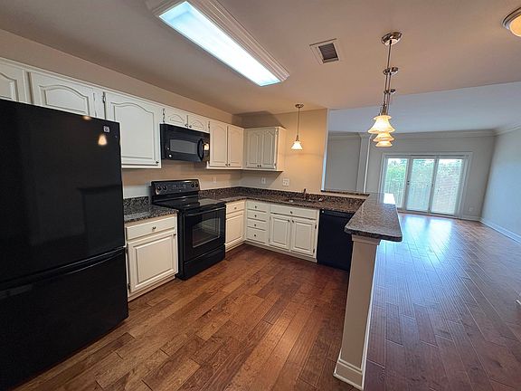 2nd image of 5400 Park Ave APT 413