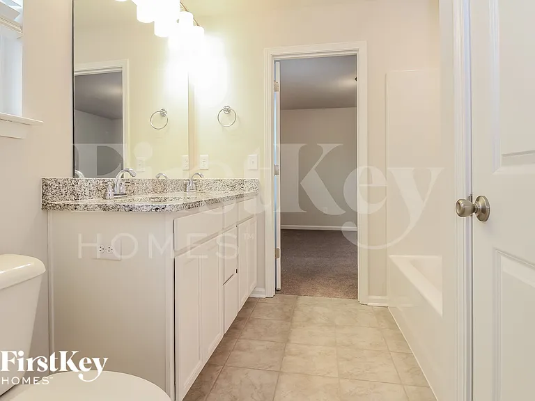 604 Goldburn Way — Photo 16