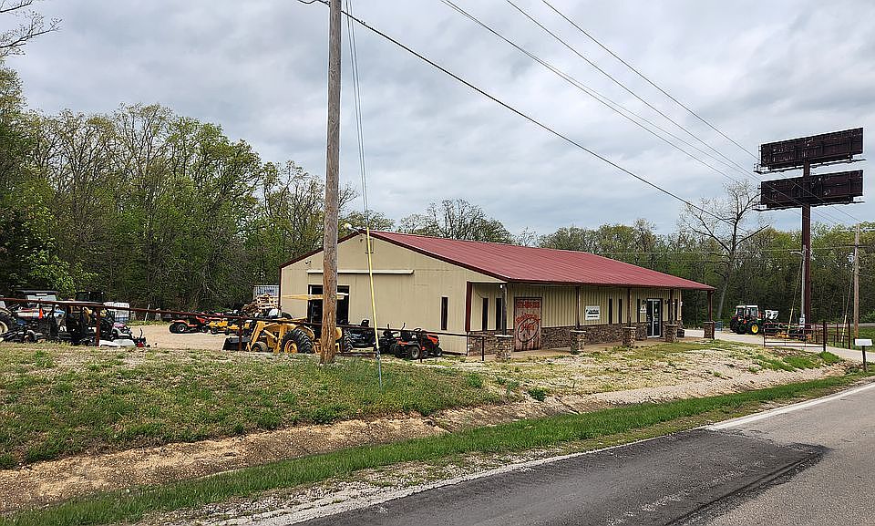 2nd image of 807 N Service Rd E
