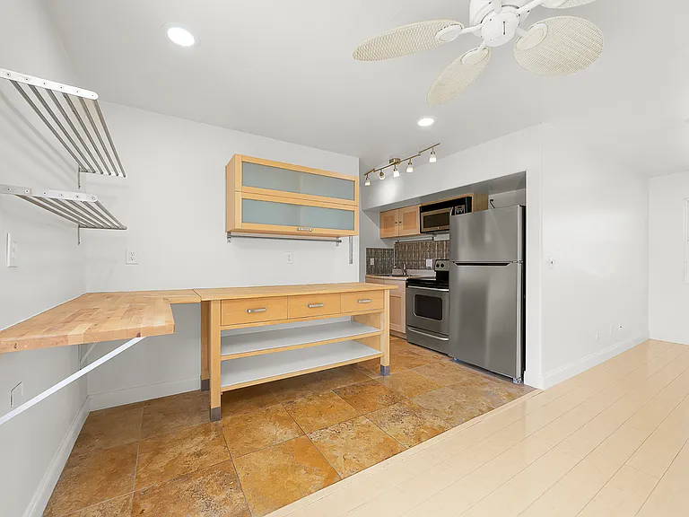 5830 Mott St — Photo 40