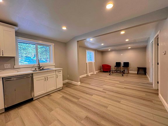3rd image of 3069 Fresno Ave #4