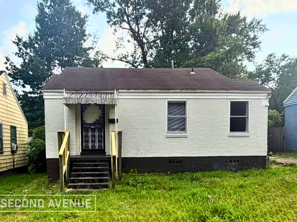 2461 Lowell Ave