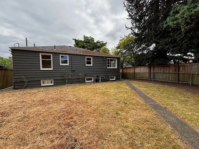 9521 12th Ave NW #1 — Photo 31