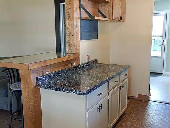 4th image of 389 Walnut Dr