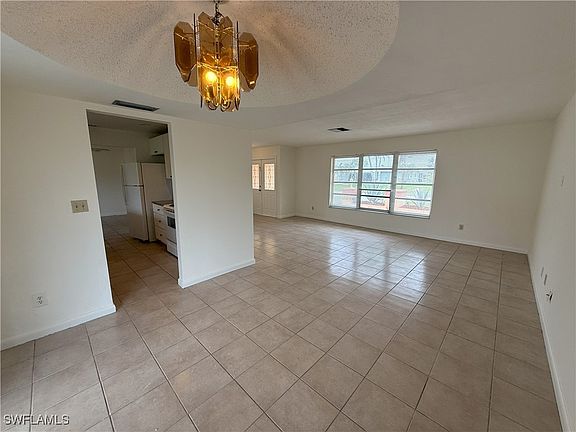 5th image of 1020 SE 21st St