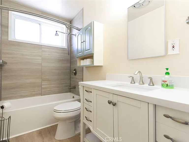 10706 Rhodesia Ave — Photo 13