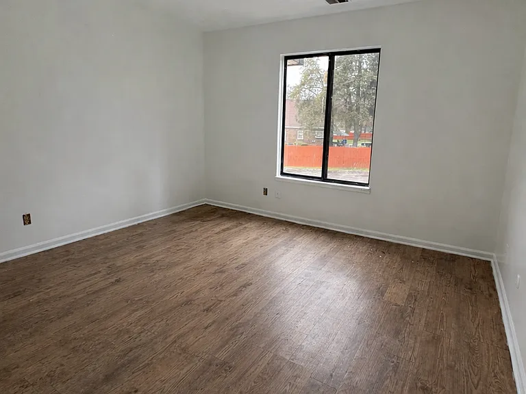 1306 Michigan Ave W #6 — Photo 14