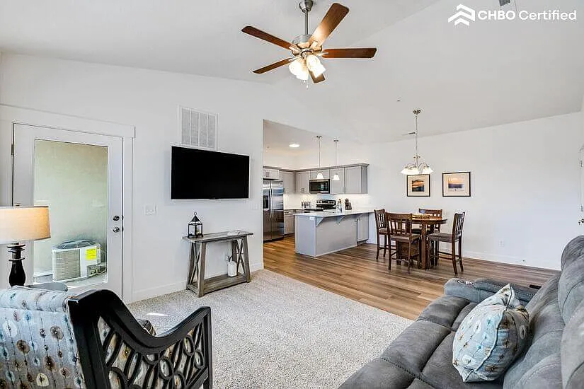 Furnished Condo Mountain View Village — Photo 2