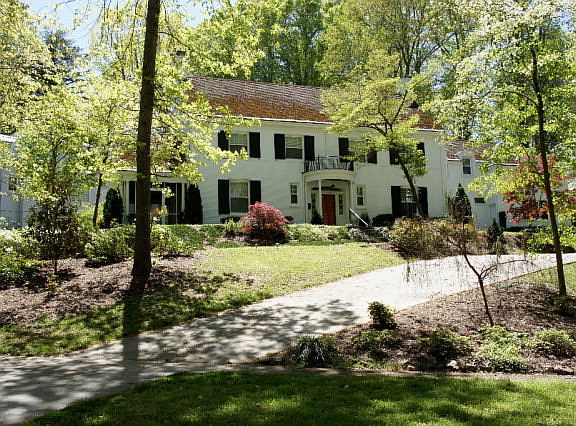 2nd image of 201 Linden Dr