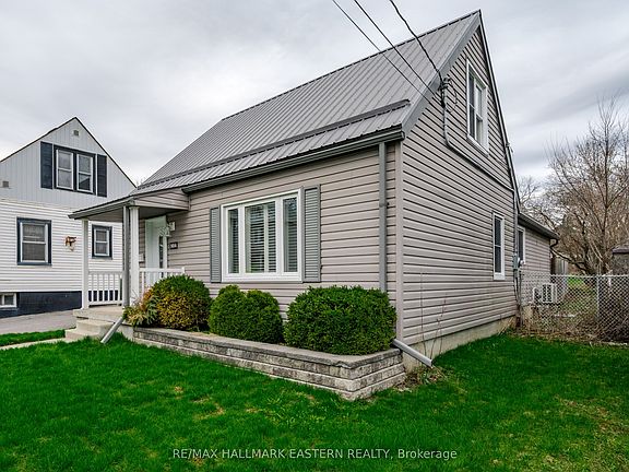 3rd image of 584 Paterson St