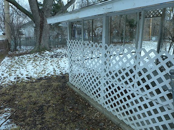 5th image of 414 N Shore Dr
