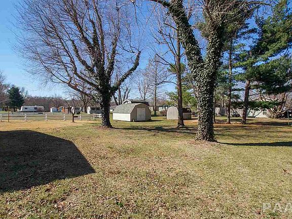 2nd image of 103 W Hickory Hills Dr