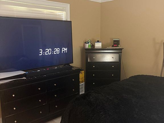 3rd image of 3133 Ottawa Dr