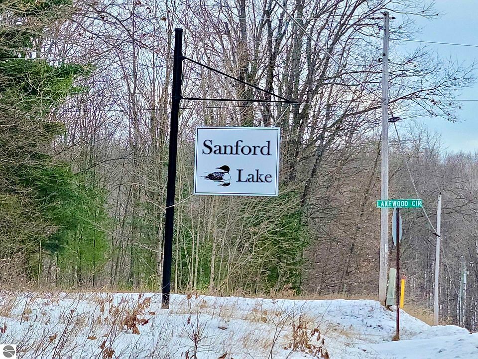 1st image of Lakewood Circle Dr