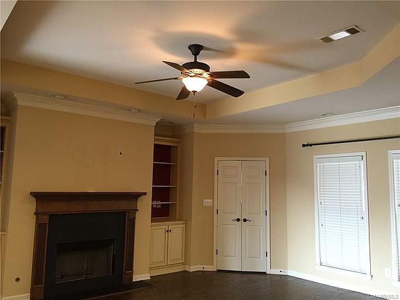 4th image of 949 Somerset Dr