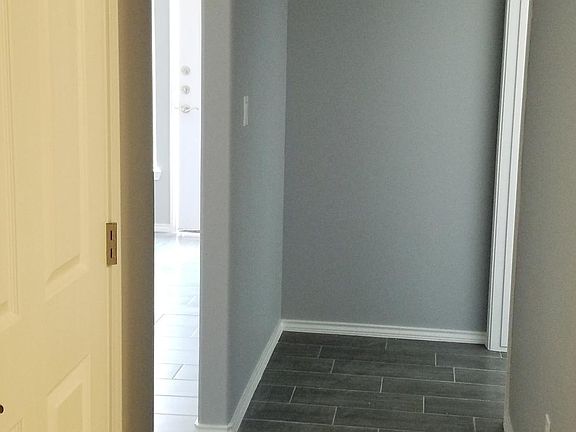 3rd image of 510 Carlisle St #3