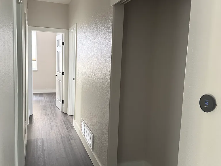 204 Straw Ct — Photo 5