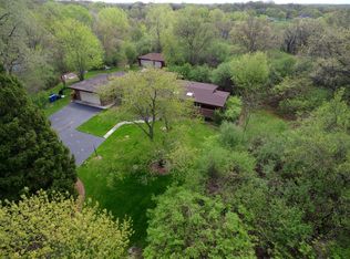 49 Old Creek Rd, Palos Park, IL 60464