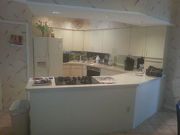 5th image of 484 De Witt Ave