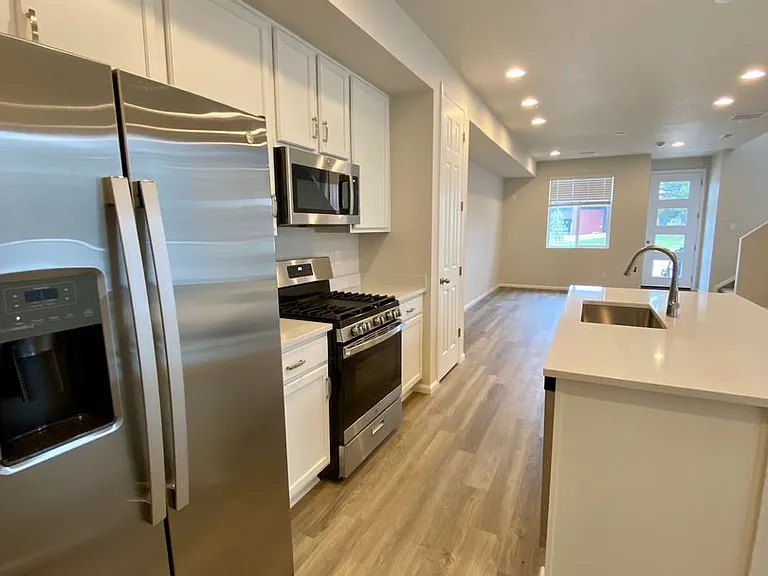8739 Scarborough Dr — Photo 9