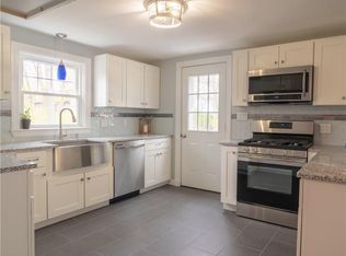 73 Posnegansett Ave, Warwick, RI 02888