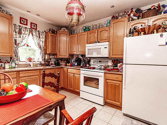 4th image of 655 Gartrell St