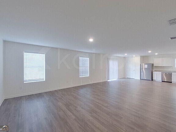 3rd image of 111 Flat Rock Mill Trl
