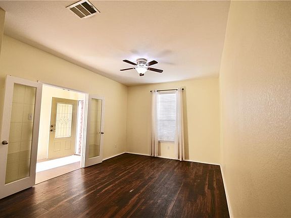 4th image of 112 King Elder Ln
