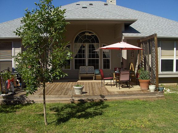 Great Back Yard, Perfect for Entertaining!