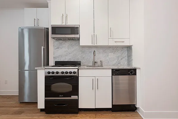 Rented by Bold New York | media 52