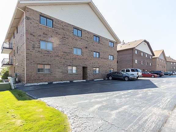 2nd image of 16730 Paxton Ave APT 2S
