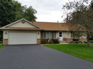 8201 Ravere St, Machesney Park, IL 61115