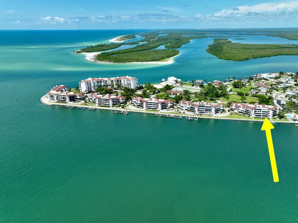 105 La Peninsula Blvd, Naples, FL 34113