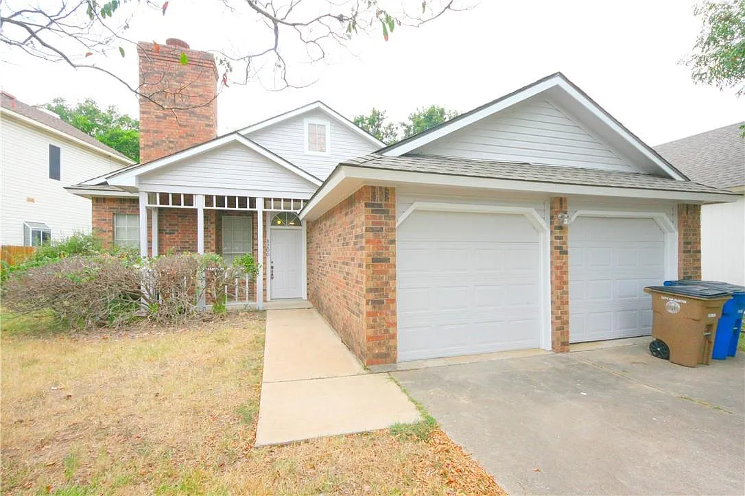 3 bed, 2.0 bath, 1484 sqft, $1,995 — Photo 2