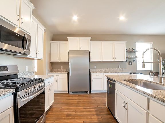 3rd image of 3569 N Brooklyn Dr