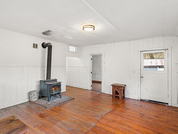 4th image of 441 Tunnel Rd