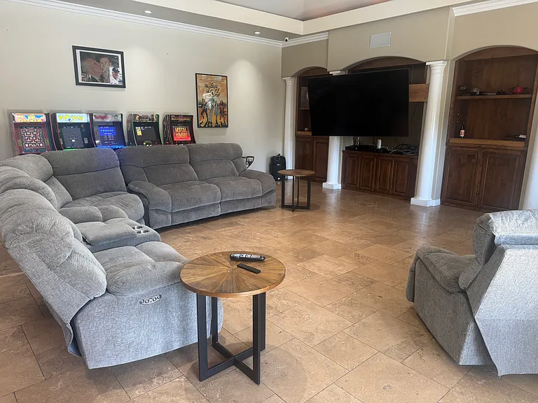 2nd Living/game room. Shared only on weekends or for parties.