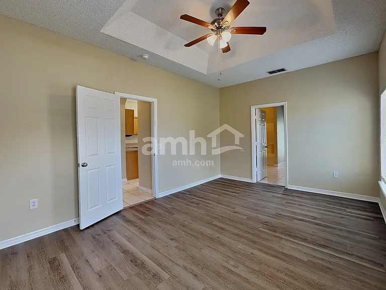 2505 Sherbrook Ln — Photo 10