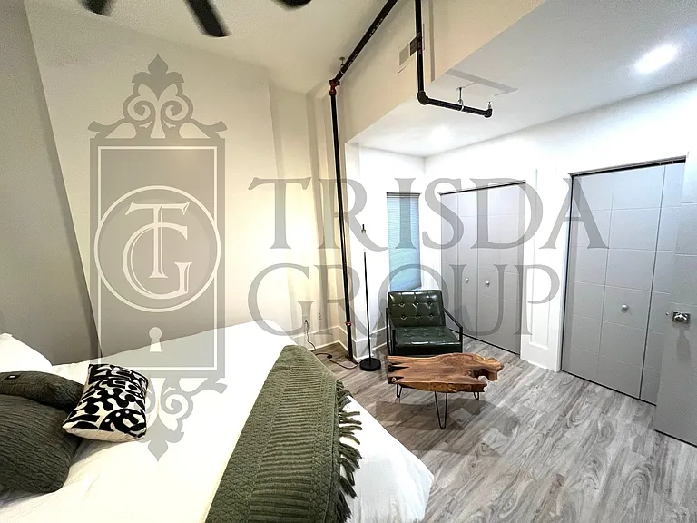 160 Southern Ave — Photo 44