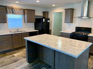 33191 Rose Bush Ct, Lenox, MI
