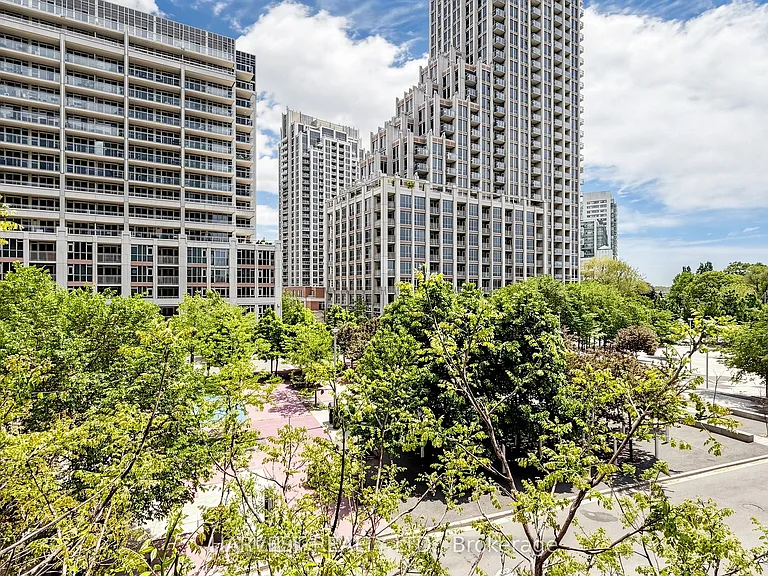 209 Fort York Blvd #380 — Photo 33